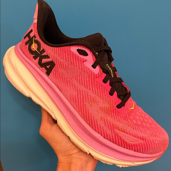 Hoka Clifton 9 running shoes size 7 women's pink fuchsia colorway in Box 7B - Picture 3 of 16